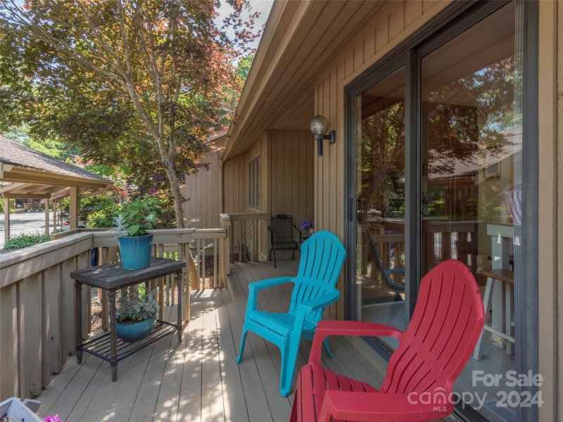 Property image 3 at 304 Laurel Oak Lane, Hendersonville, NC 28791