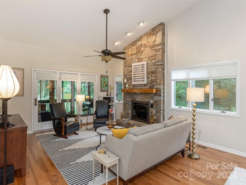 Property image 5 at 1106 Red Oak Drive, Hendersonville, NC 28791