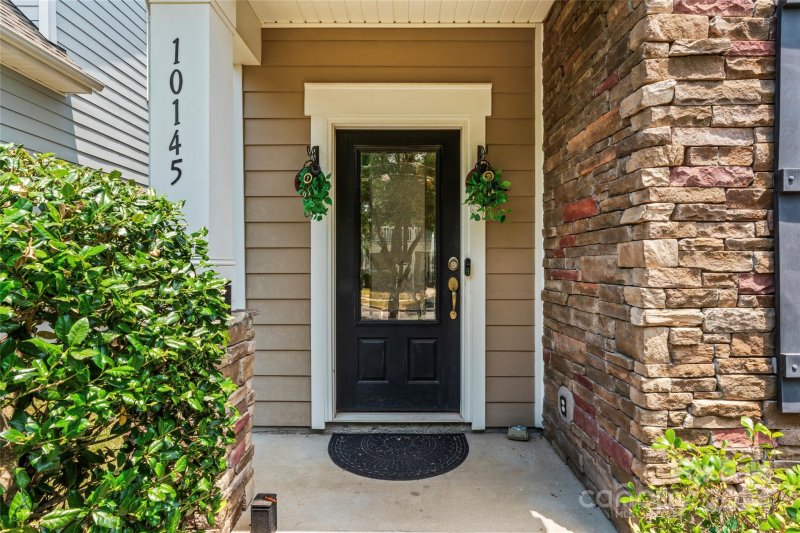Property image 3 at 10145 Elizabeth Crest Lane, Charlotte, NC 28277