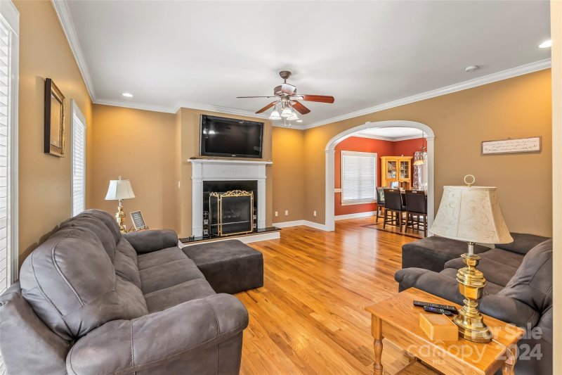 Property image 5 at 2531 Henry Falls Drive, Hickory, NC 28602