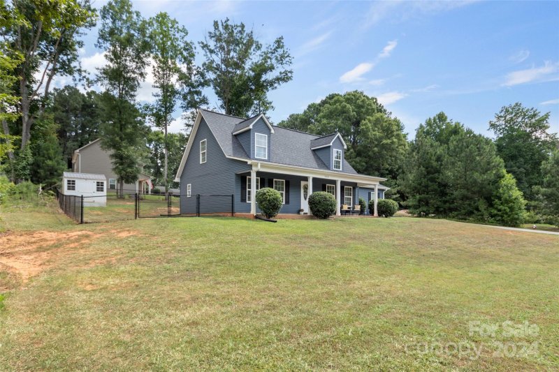 Property image 2 at 202 Olde Coach Lane, Crouse, NC 28033