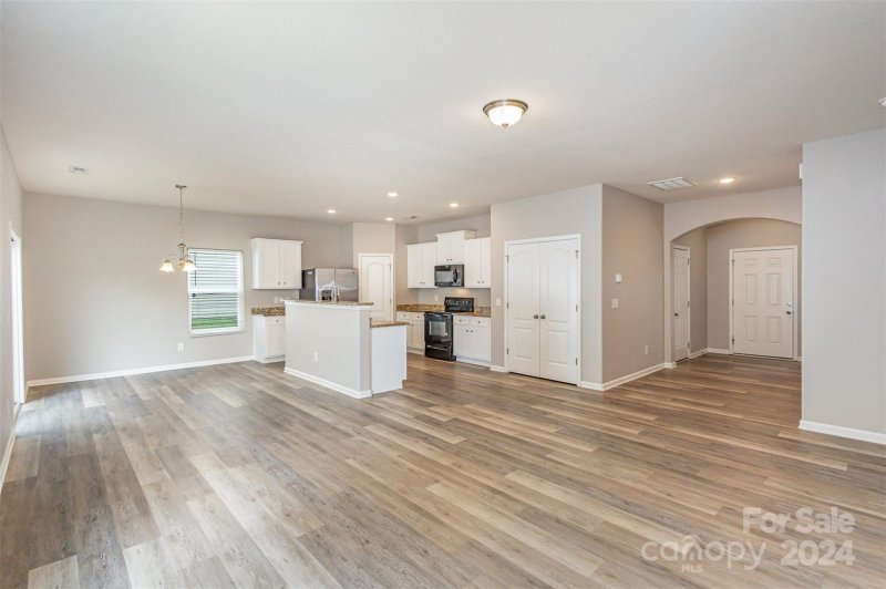 Property image 4 at 6534 Paw Village Road, Charlotte, NC 28214