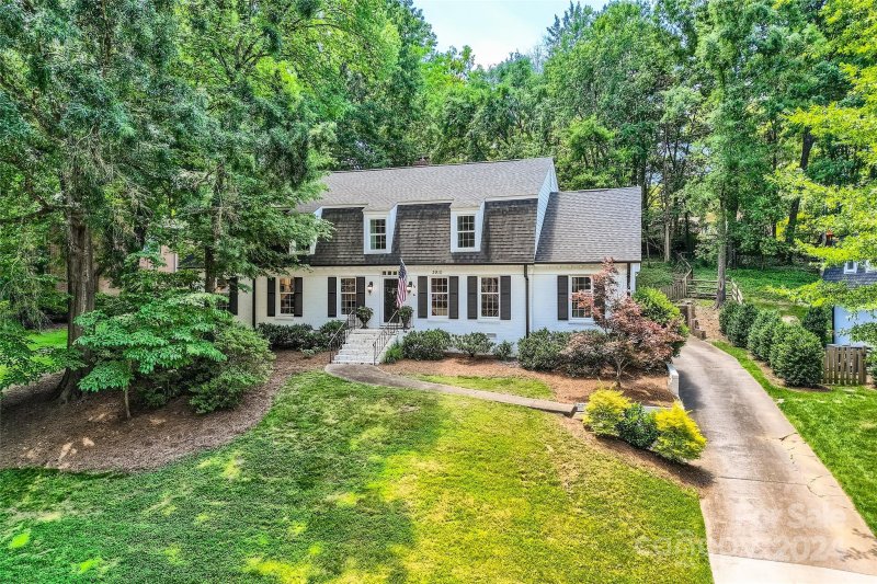 Property image 2 at 3910 Chevington Road, Charlotte, NC 28226