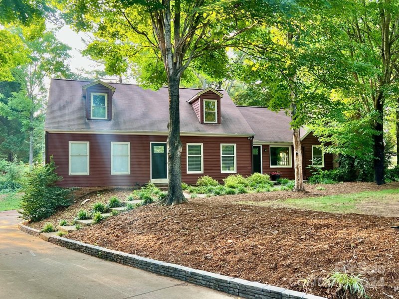 Property image 2 at 51 Colts Neck Lane, Taylorsville, NC 28681