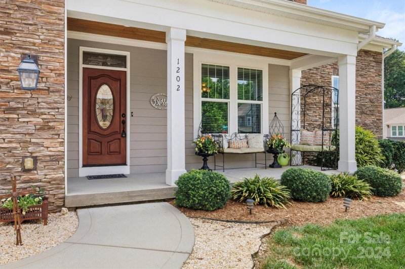 Property image 2 at 1202 39th Avenue, Hickory, NC 28601