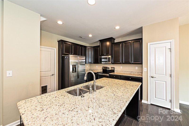 Property image 3 at 7202 Mariners Village Drive, Denver, NC 28037