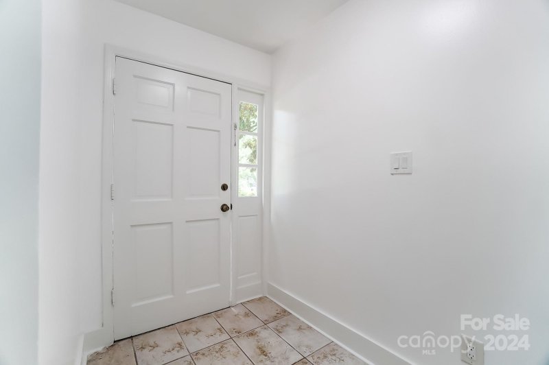 Property image 4 at 5708 Lawrence Orr Road, Charlotte, NC 28212