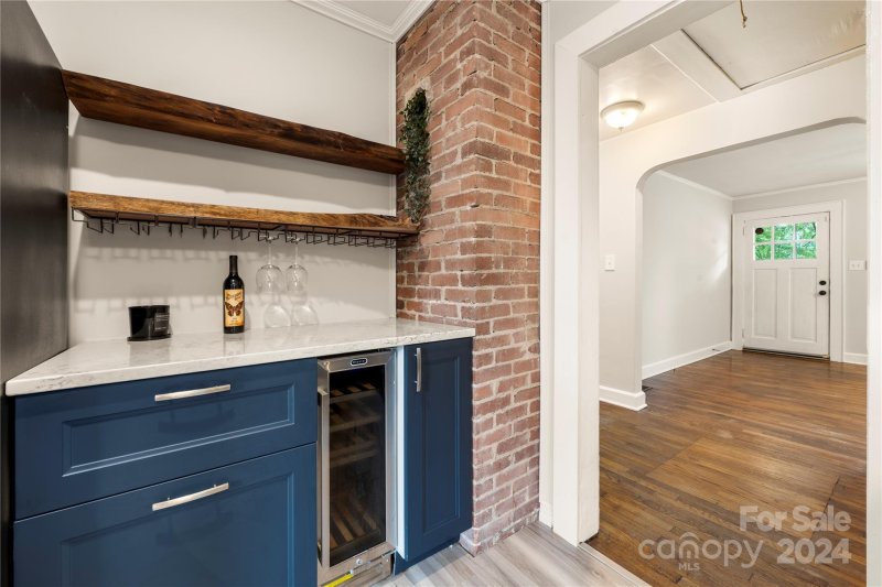 Property image 4 at 3225 Commonwealth Avenue, Charlotte, NC 28205