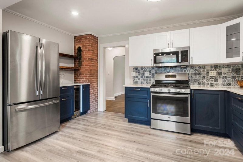 Property image 5 at 3225 Commonwealth Avenue, Charlotte, NC 28205