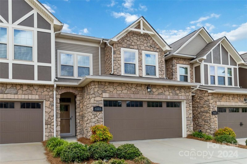 Property image 2 at 9325 Glenburn Lane, Charlotte, NC 28278