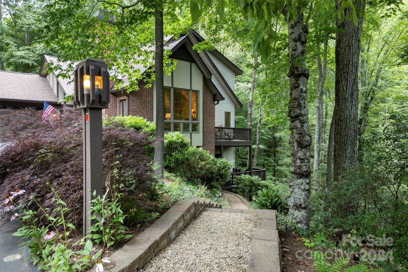 Property image 2 at 740 N Sunlight Ridge Court, Hendersonville, NC 28792