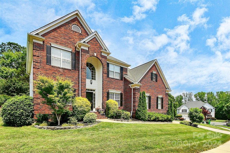 Property image 2 at 10926 Valley Spring Drive, Charlotte, NC 28277