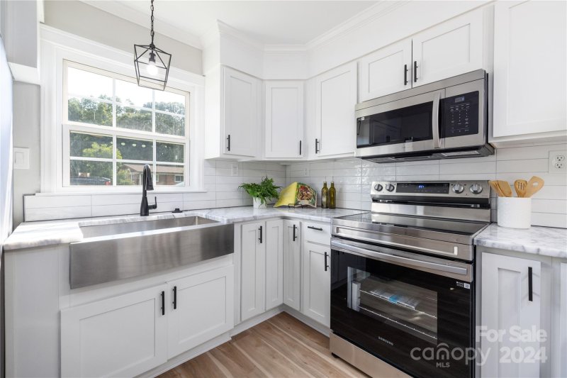 Property image 5 at 4115 Broadview Drive, Charlotte, NC 28217