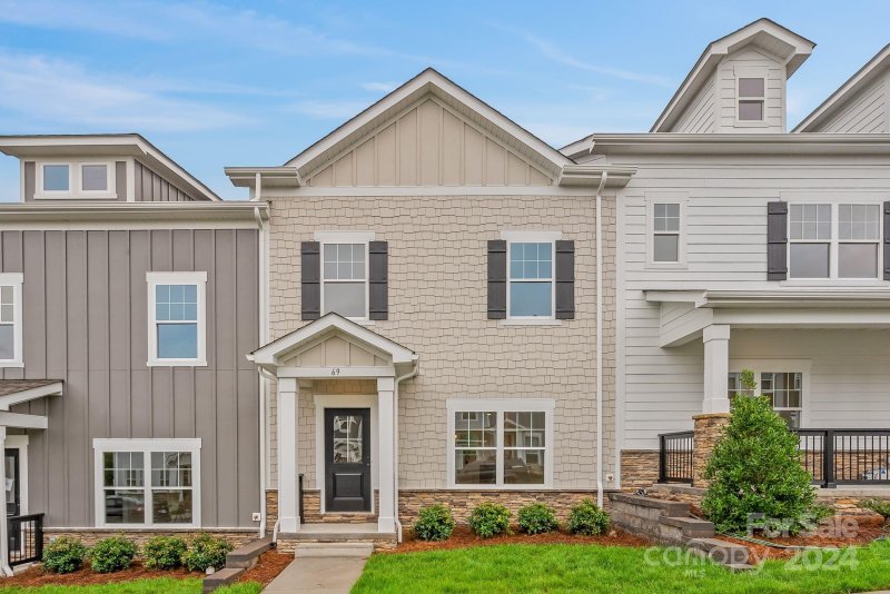 Property image 2 at 69 Walnut Springs Drive, Asheville, NC 28804