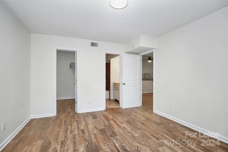 Property image 4 at 1604 W Sharon Road, Charlotte, NC 28210