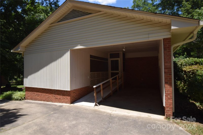 Property image 4 at 153 Woodlynn Drive, Charlotte, NC 28214