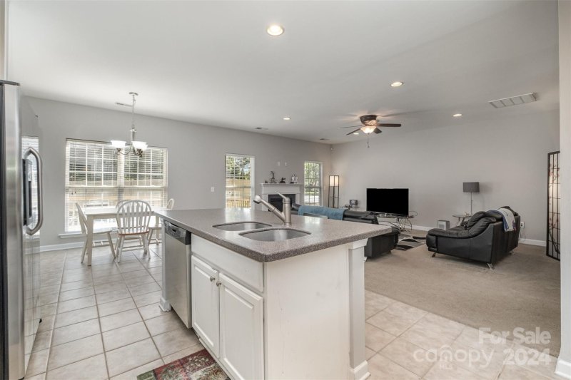 Property image 4 at 406 Sheltered Cove Court, Fort Mill, SC 29708