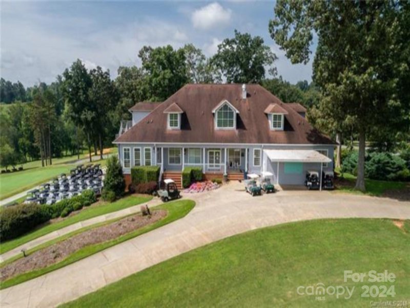 Property image 3 of 3996 Palmer Circle in Silver Creek Plantation, Morganton, NC 28655