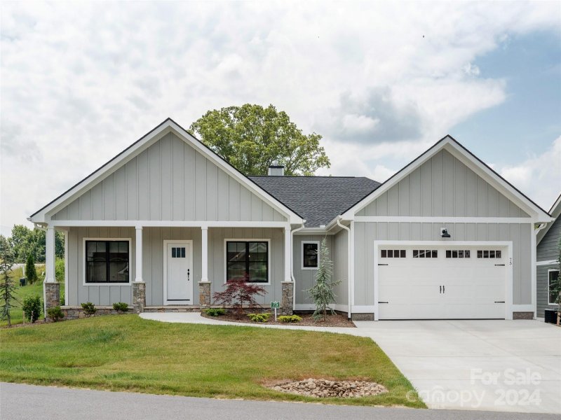 Property image 2 at 75 Olde Oak Way, Hendersonville, NC 28731