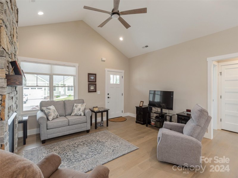 Property image 4 at 75 Olde Oak Way, Hendersonville, NC 28731