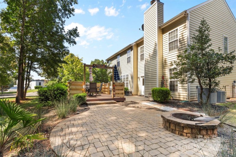 Property image 3 at 1202 E Arrow Lake Court, Fort Mill, SC 29707