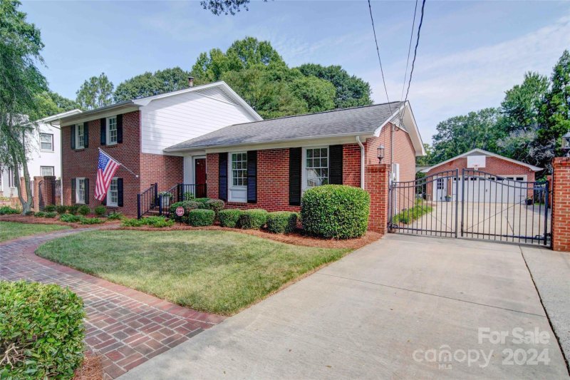 Property image 3 at 1112 Woodvale Avenue, Gastonia, NC 28054