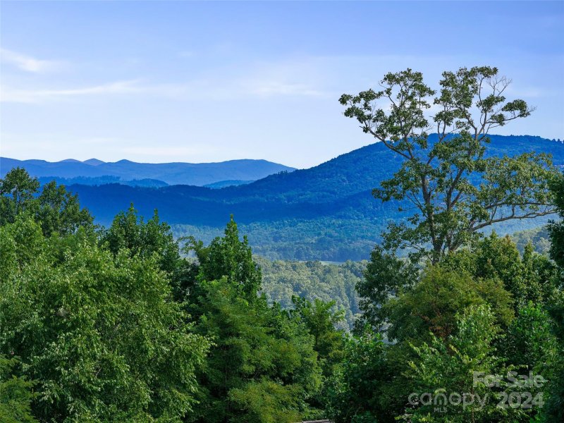 Property image 3 at 26 N Watchman Drive, Hendersonville, NC 28791