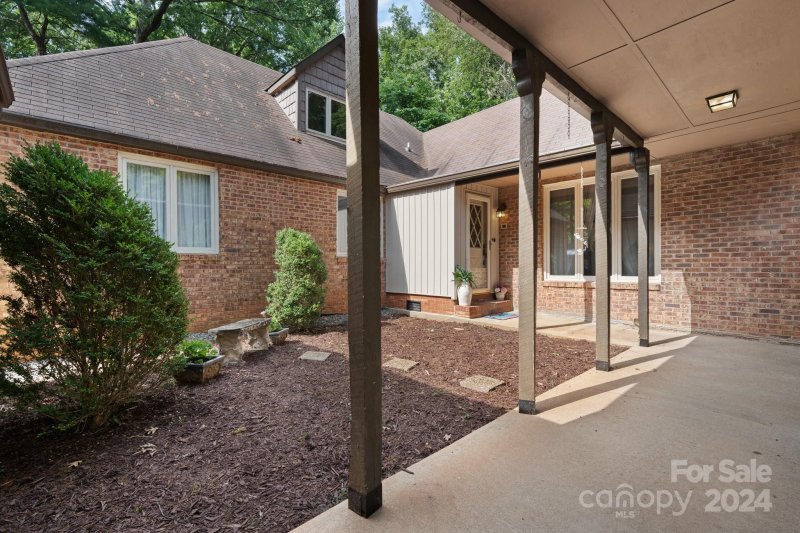 Property image 3 at 1178 18th Avenue, Hickory, NC 28601