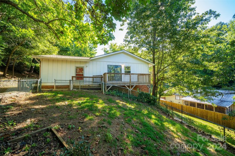 Property image 2 at 32 Brookcliff Drive, Asheville, NC 28804