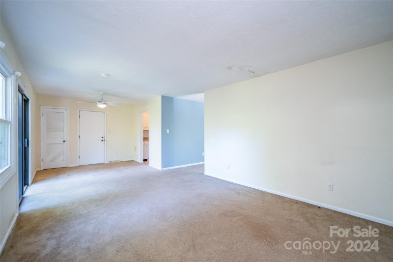 Property image 5 at 32 Brookcliff Drive, Asheville, NC 28804