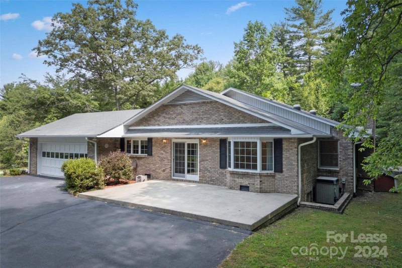 Property image 2 at 227 Sean Way, Hendersonville, NC 28792