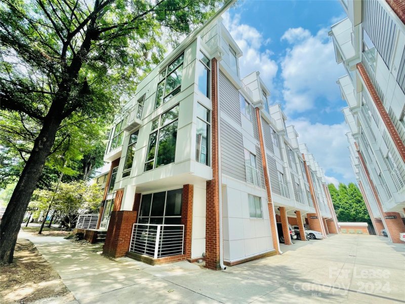 Property image 2 at 279 Mcdonald Avenue, Charlotte, NC 28203