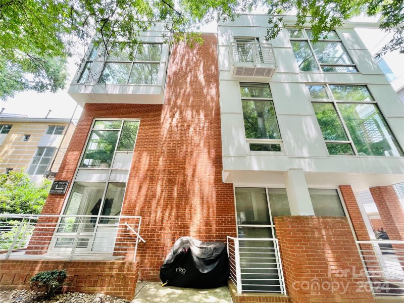 Property image 3 at 279 Mcdonald Avenue, Charlotte, NC 28203