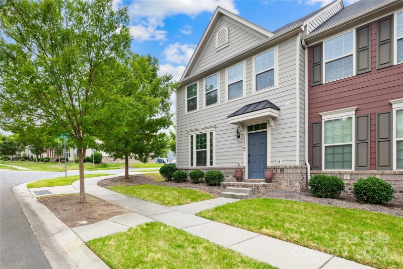 Property image 2 at 1732 Fleetwood Drive, Charlotte, NC 28208