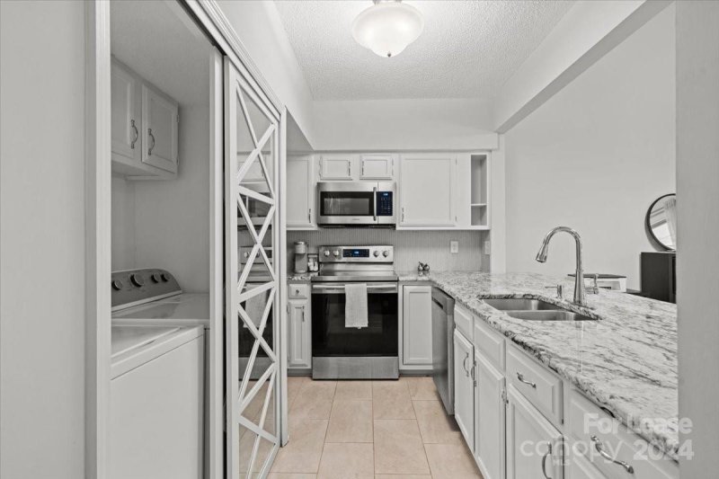 Property image 5 at 19901 Henderson Road, Cornelius, NC 28031