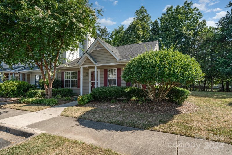 Property image 2 at 2216 Preakness Court, Charlotte, NC 28273