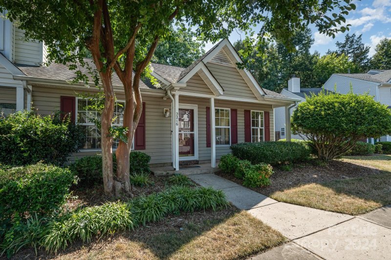 Property image 3 at 2216 Preakness Court, Charlotte, NC 28273