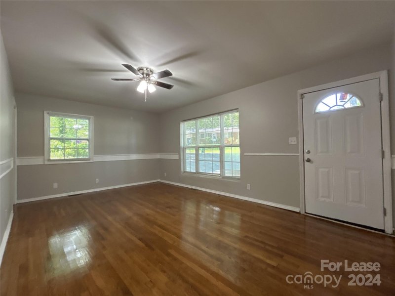 Property image 2 at 2818 Ravencroft Drive, Charlotte, NC 28208