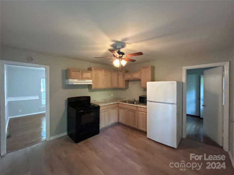 Property image 4 at 2818 Ravencroft Drive, Charlotte, NC 28208