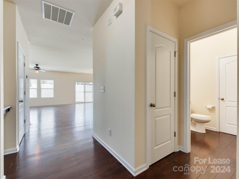 Property image 5 at 7817 Hereford Street, Charlotte, NC 28213