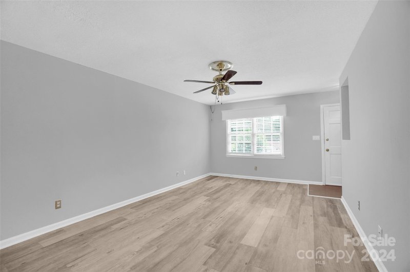 Property image 3 at 911 Nottingham Drive, Gastonia, NC 28054