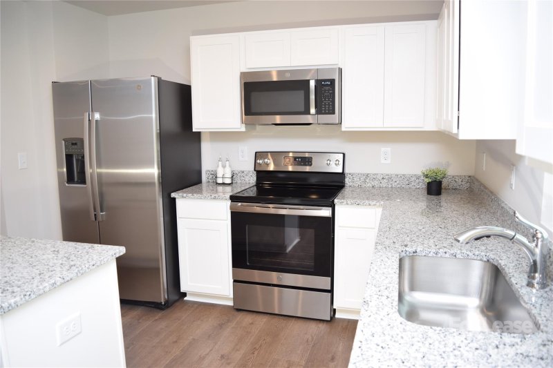 Property image 5 at 1530 39th Avenue Loop, Hickory, NC 28601