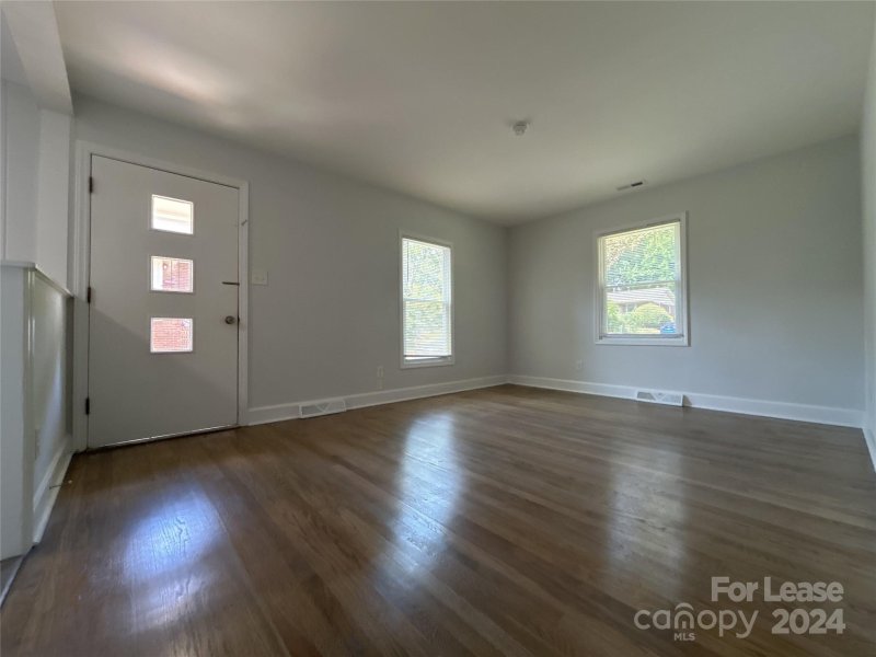 Property image 2 at 7428 Briardale Drive, Charlotte, NC 28212