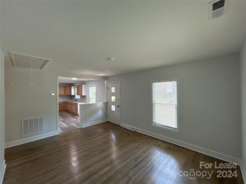 Property image 3 at 7428 Briardale Drive, Charlotte, NC 28212