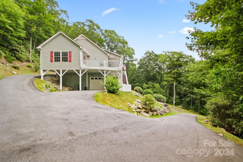 Property image 3 at 7238 Knoll Road, Newland, NC 28657