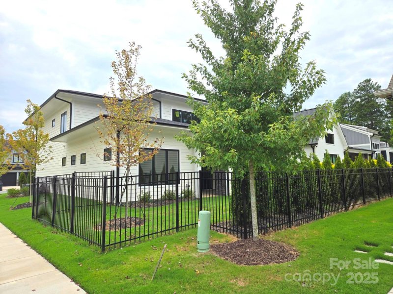 Property image 5 of 13217 Terrace Court Drive in The Palisades, Charlotte, NC 28278