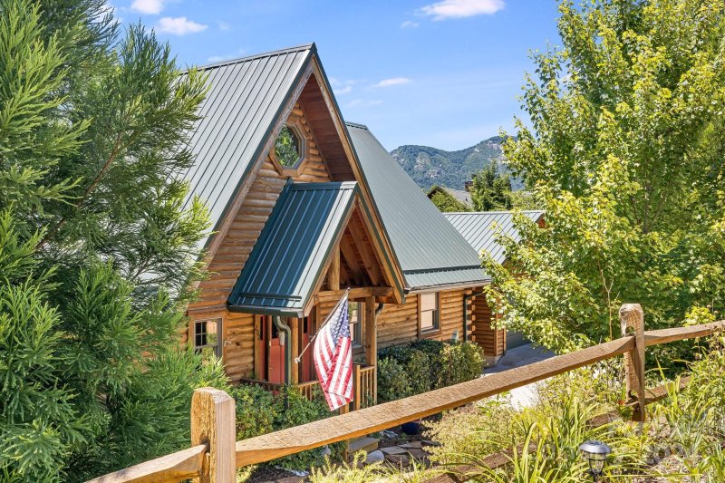 Property image 2 at 202 Deer Trail, Lake Lure, NC 28746