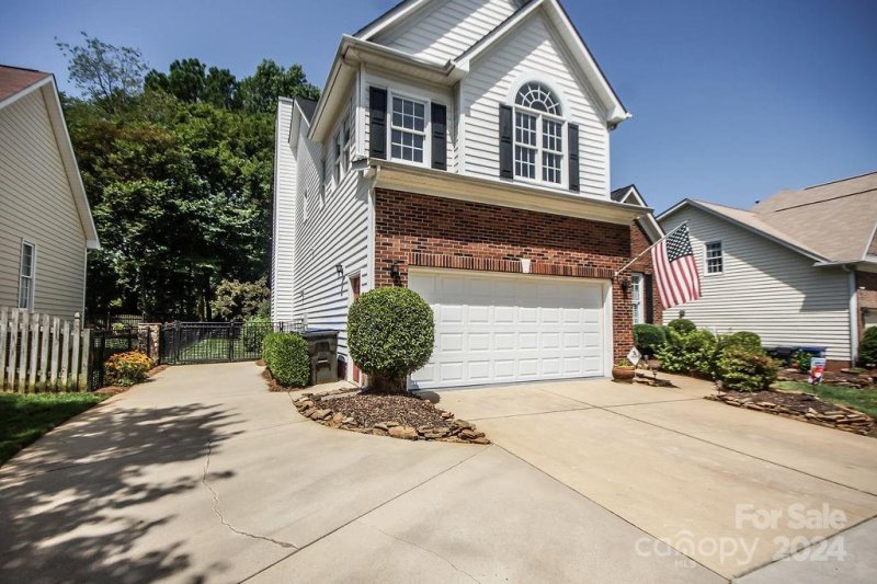 Property image 3 at 16813 Hampton Crossing Drive, Huntersville, NC 28078