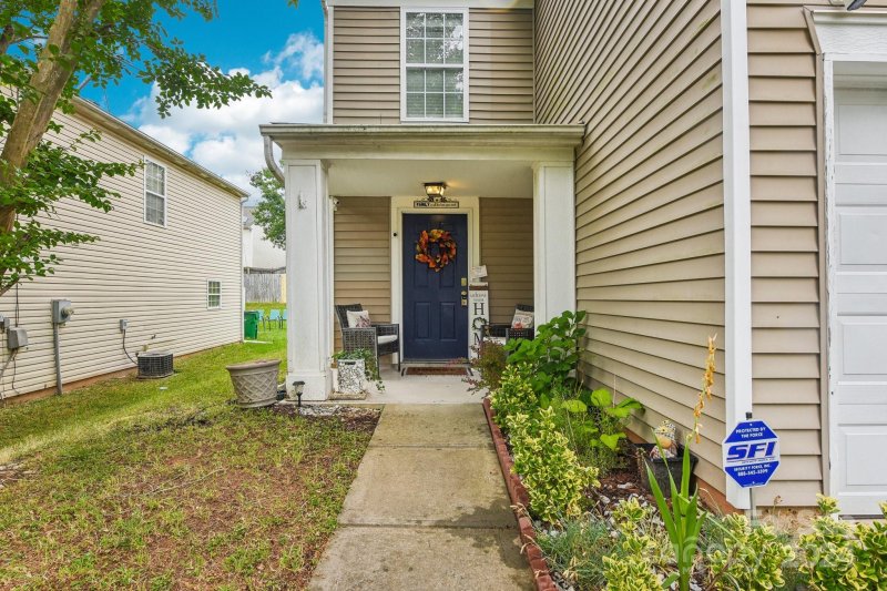 Property image 3 at 2130 Pawpaw Lane, Charlotte, NC 28269