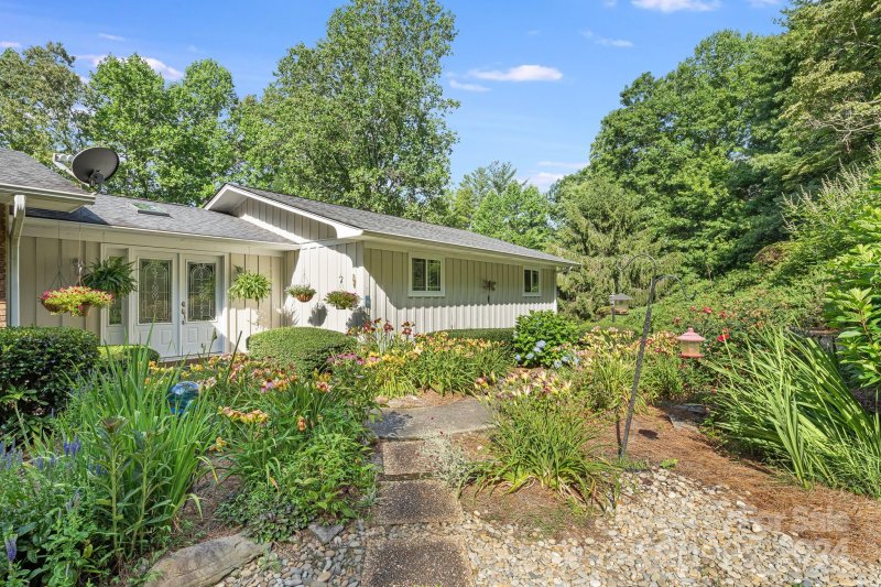 Property image 4 at 233 Raintree Drive, Hendersonville, NC 28791